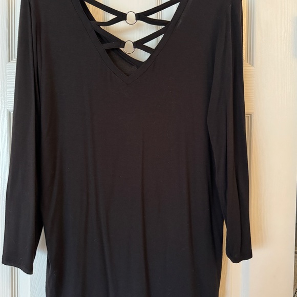 Black top with open criss cross back - Picture 3 of 4